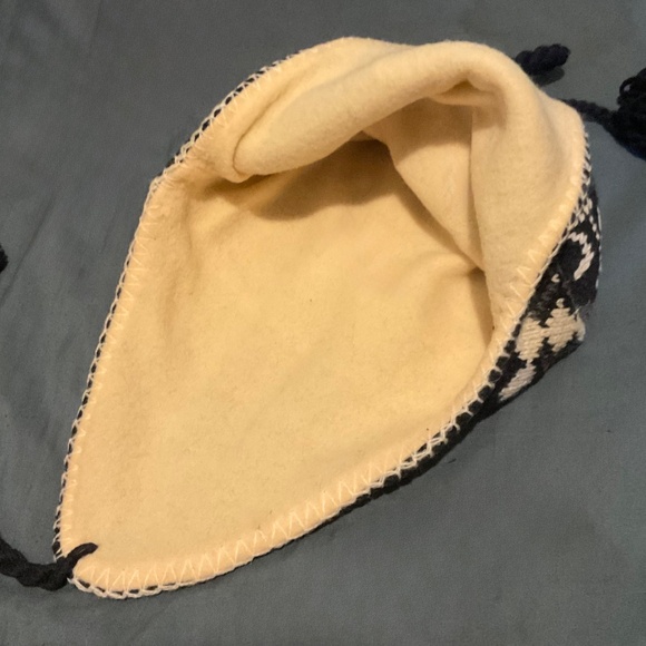 WINTER HAT .VINTAGE ..UNISEX - Picture 2 of 3